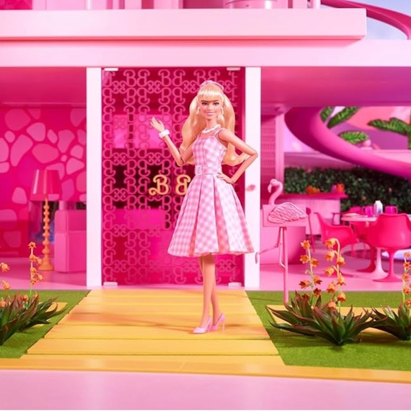 Barbie The Movie Collectible Doll-Margot Robbie as Barbie in Pink Gingham Dress - Picture 4 of 8